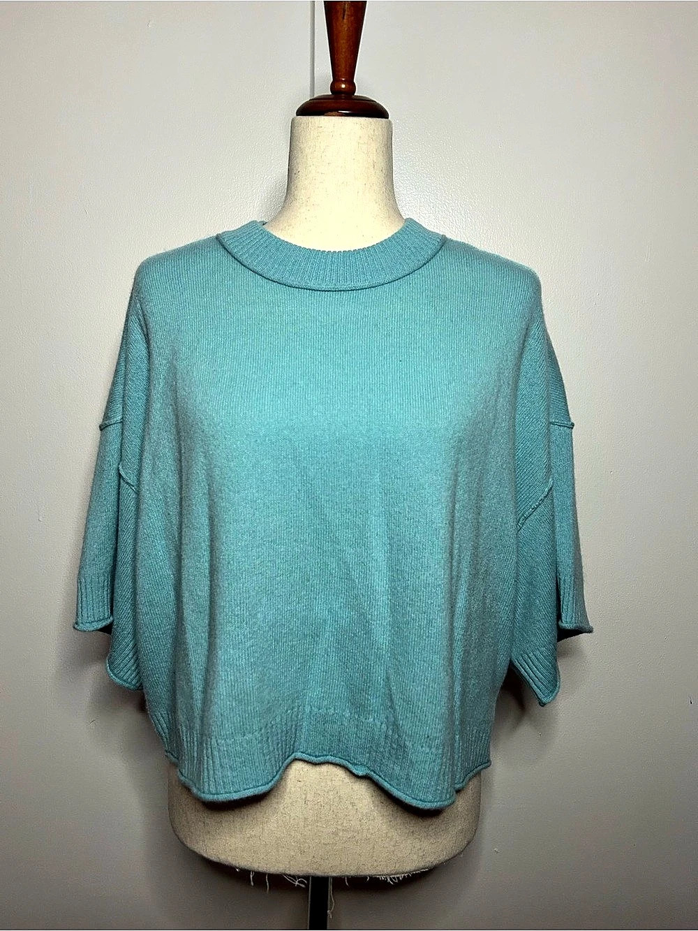 ANTHROPOLOGIE The Cashmere Collection Short Sleeve Sweater Blue - Size Small